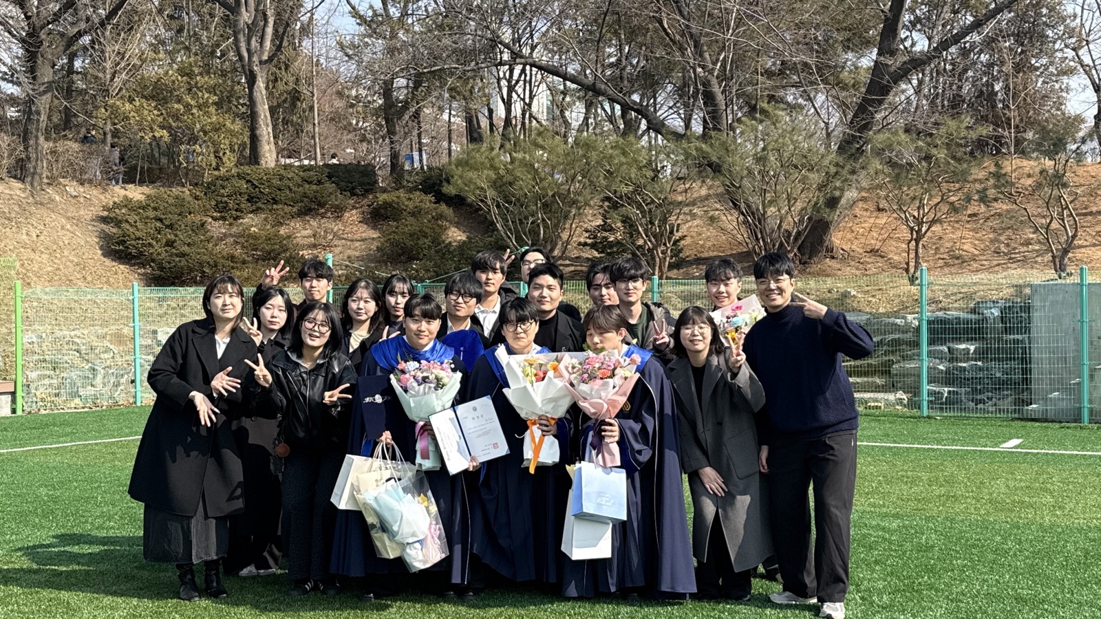 졸업을 축하하며