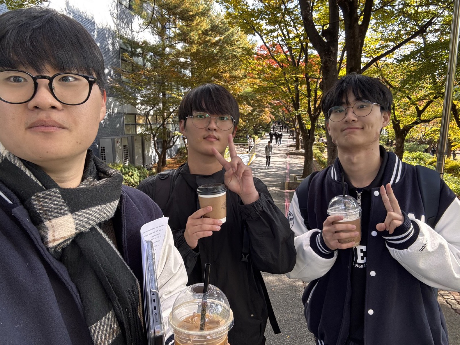 가을 캠퍼스에서